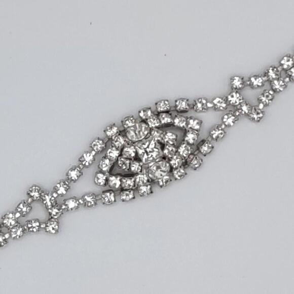 Vintage-Style Rhinestone Bracelet - Picture 2 of 7
